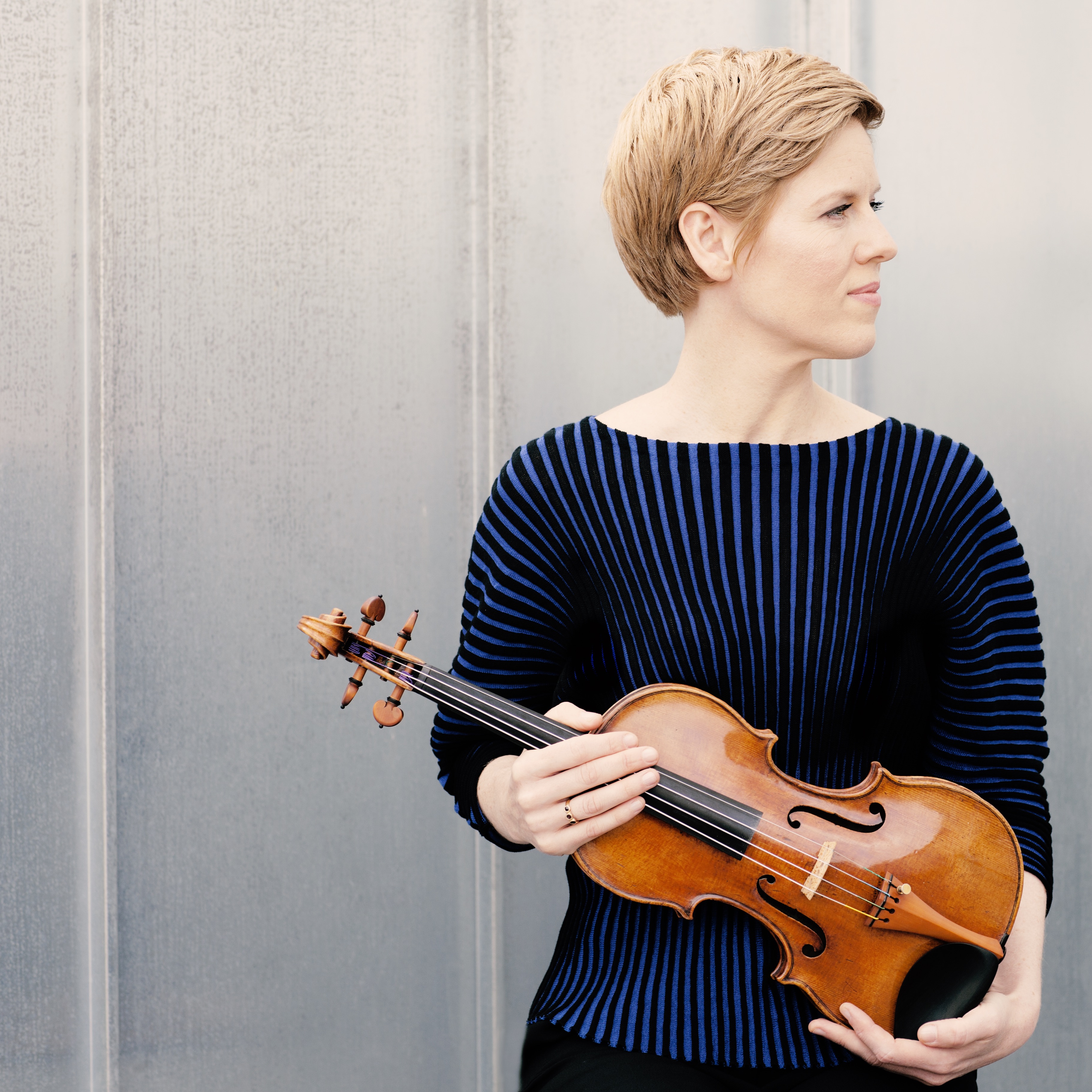 La violinista Isabelle Faust, artista residente del CNDM, en el Ciclo Series 20/21
